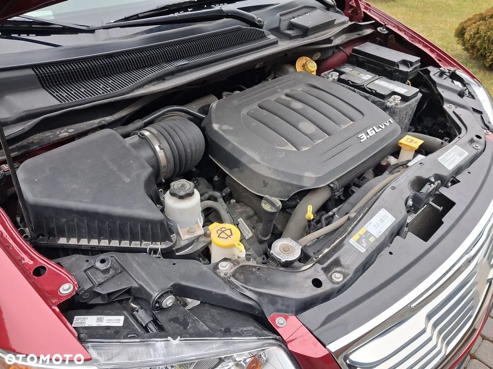 Chrysler Town & Country 3.6 Limited - 19