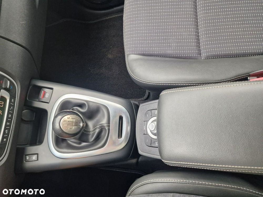 Renault Grand Scenic - 29