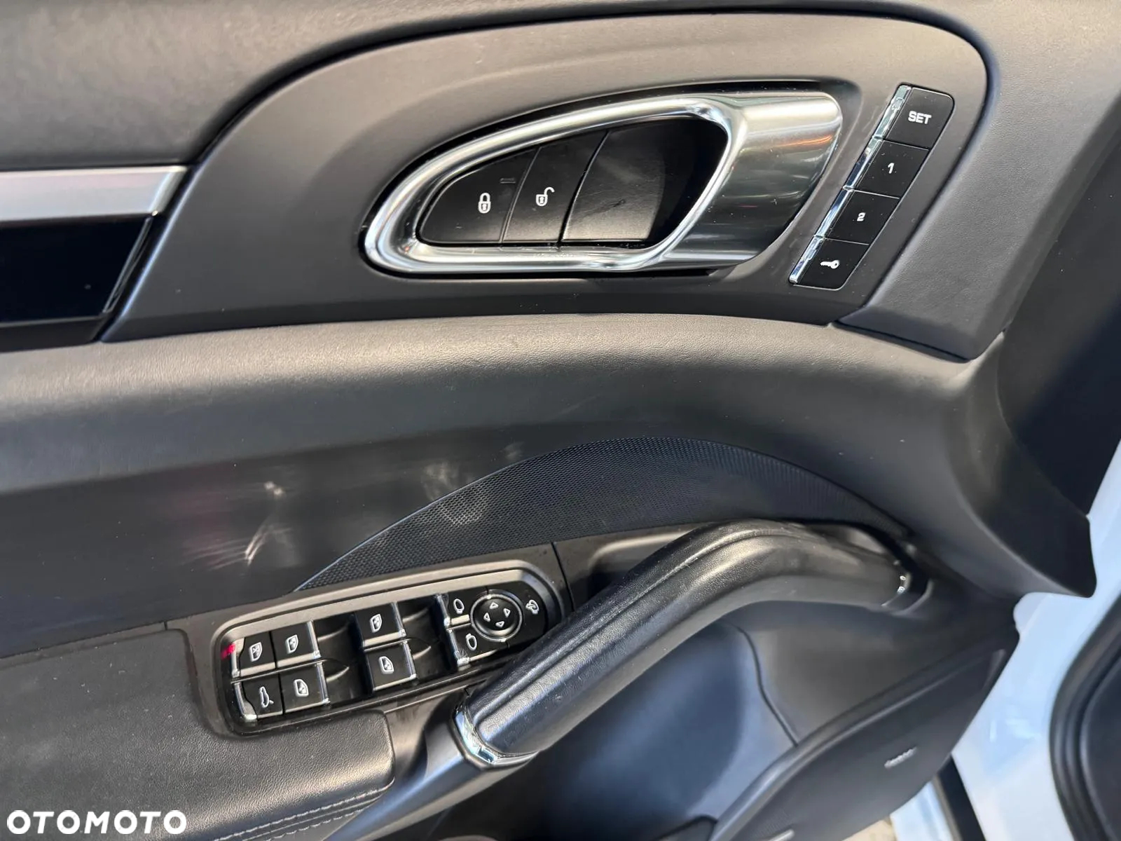 Porsche Cayenne S Diesel Platinum Edition - 8