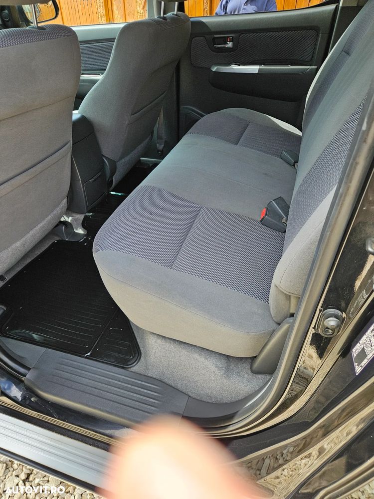 Toyota Hilux 4x4 Double Cab Executive - 9