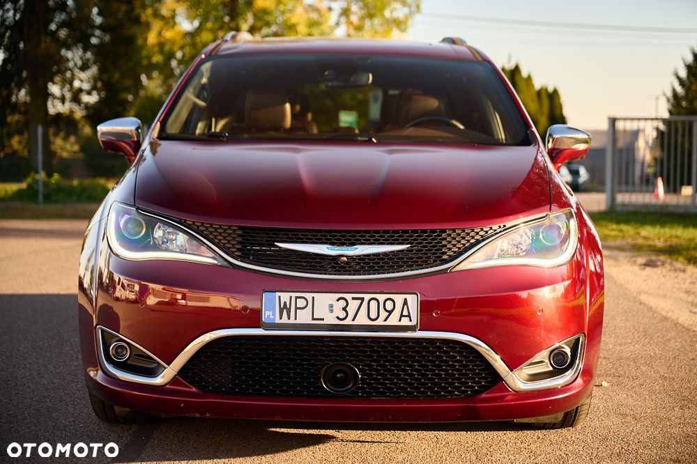 Chrysler Pacifica - 5