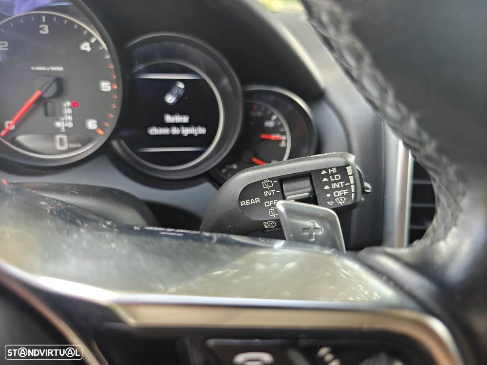 Porsche Cayenne Platinum Edition - 30