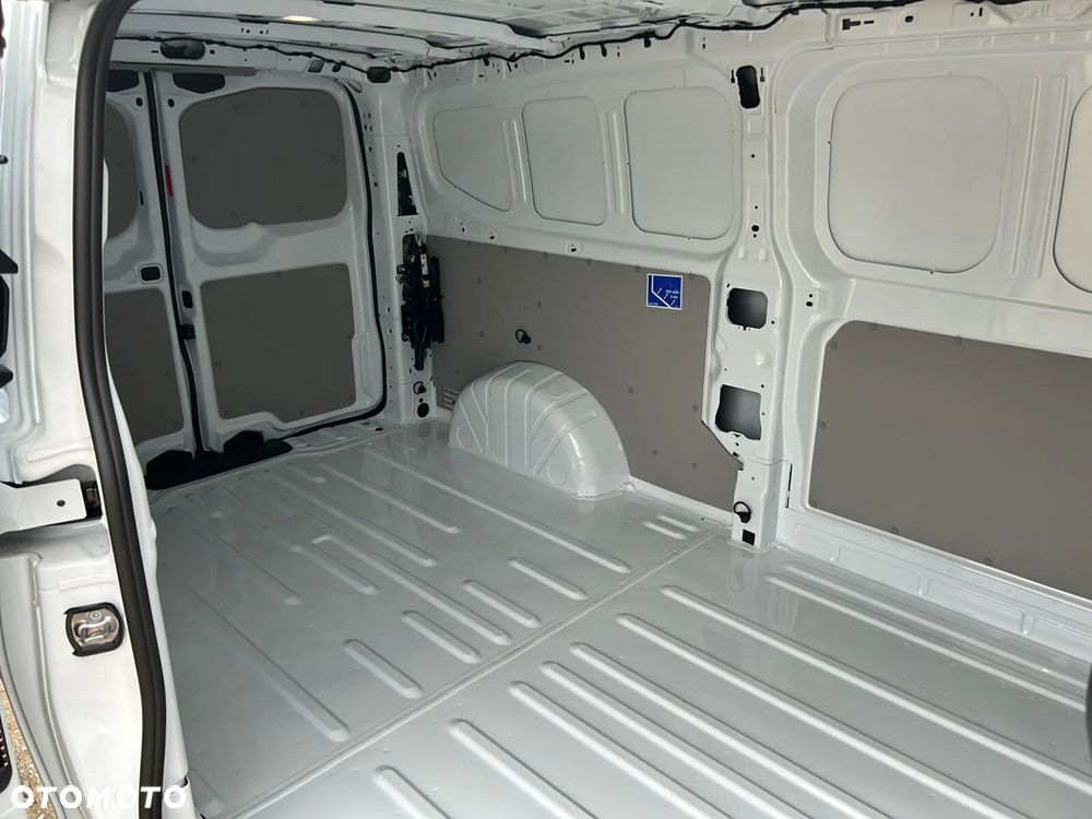 Volkswagen Transporter Furgon 2.0 TDI 150 KM manual - 11