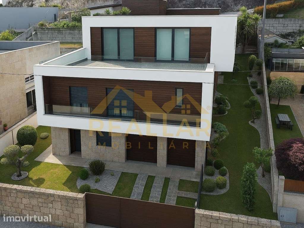 Sofisticação e Conforto Absoluto: Moradia T5 Exclusiva em Lordelo, ... - Grande imagem: 2/28