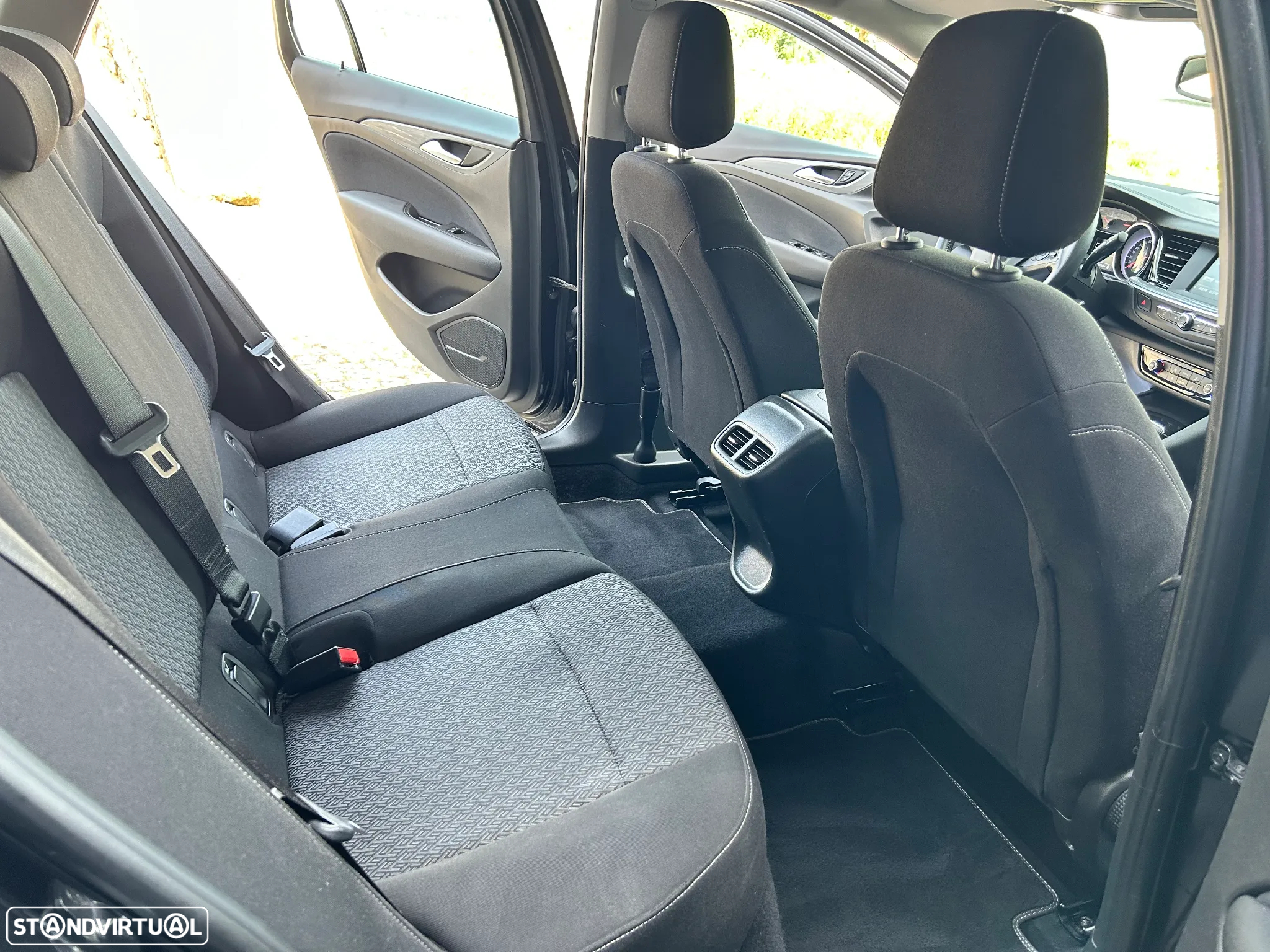 Opel Insignia Sports Tourer 1.6 CDTi Edition - 17