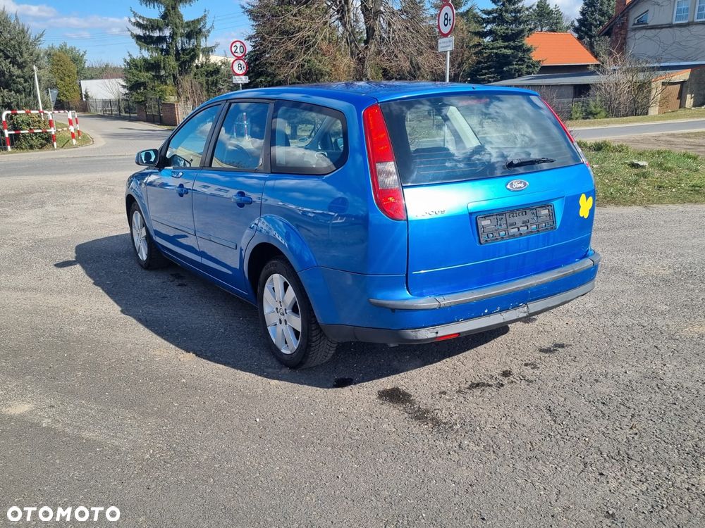 Ford Focus 1.6 Ghia - 3