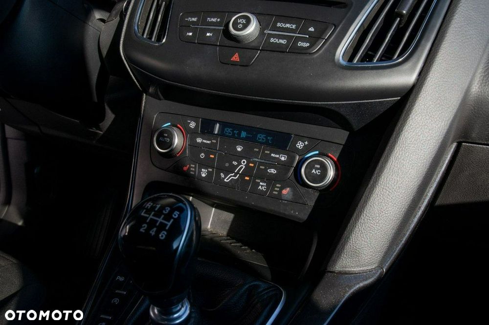 Ford Focus 1.0 EcoBoost Titanium - 18