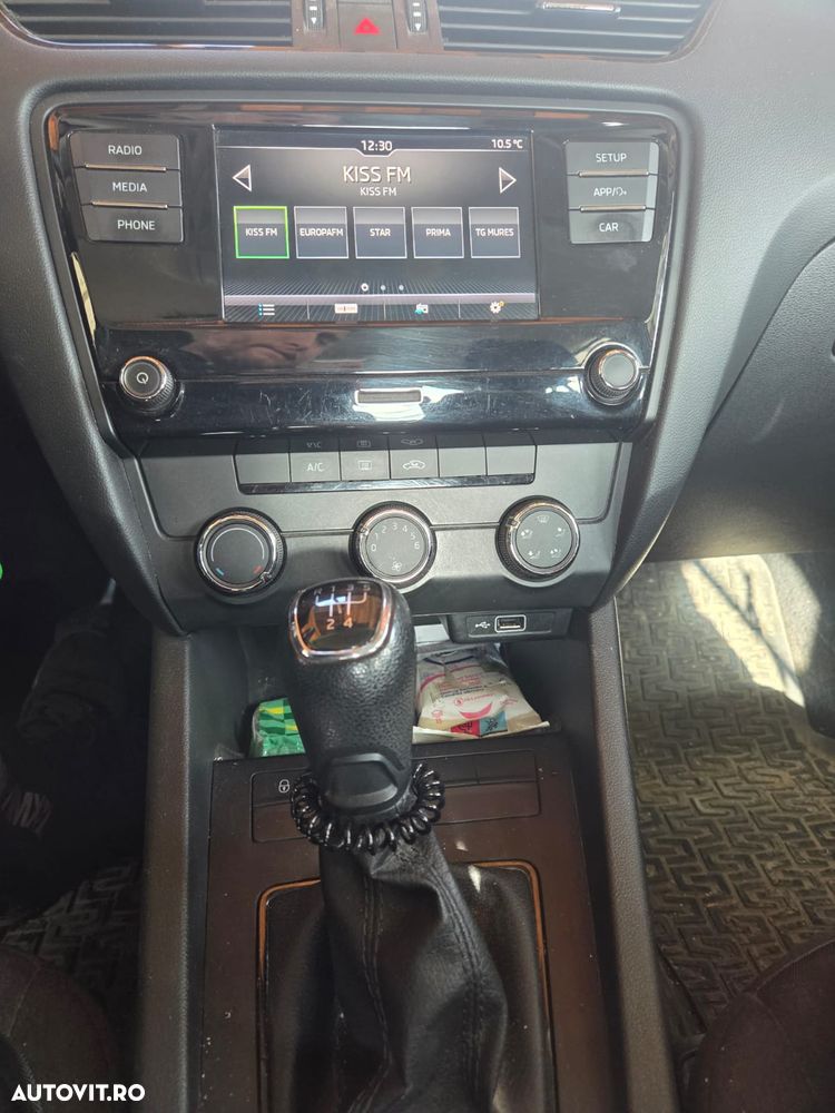 Skoda Octavia 1.6 TDI Active - 10