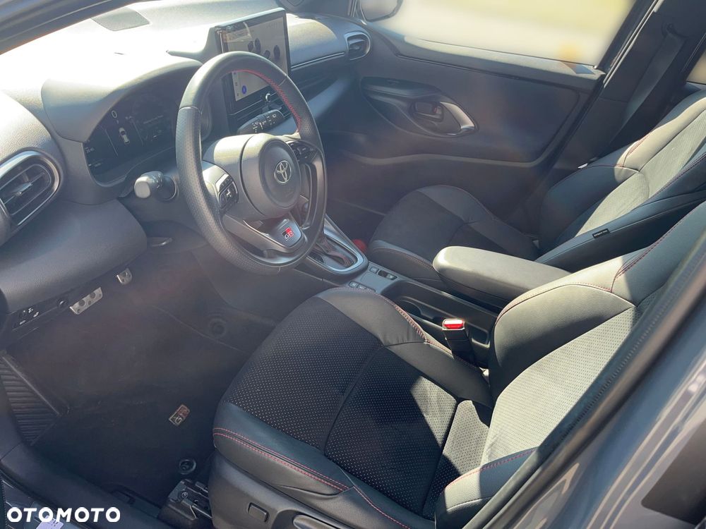 Toyota Yaris - 8