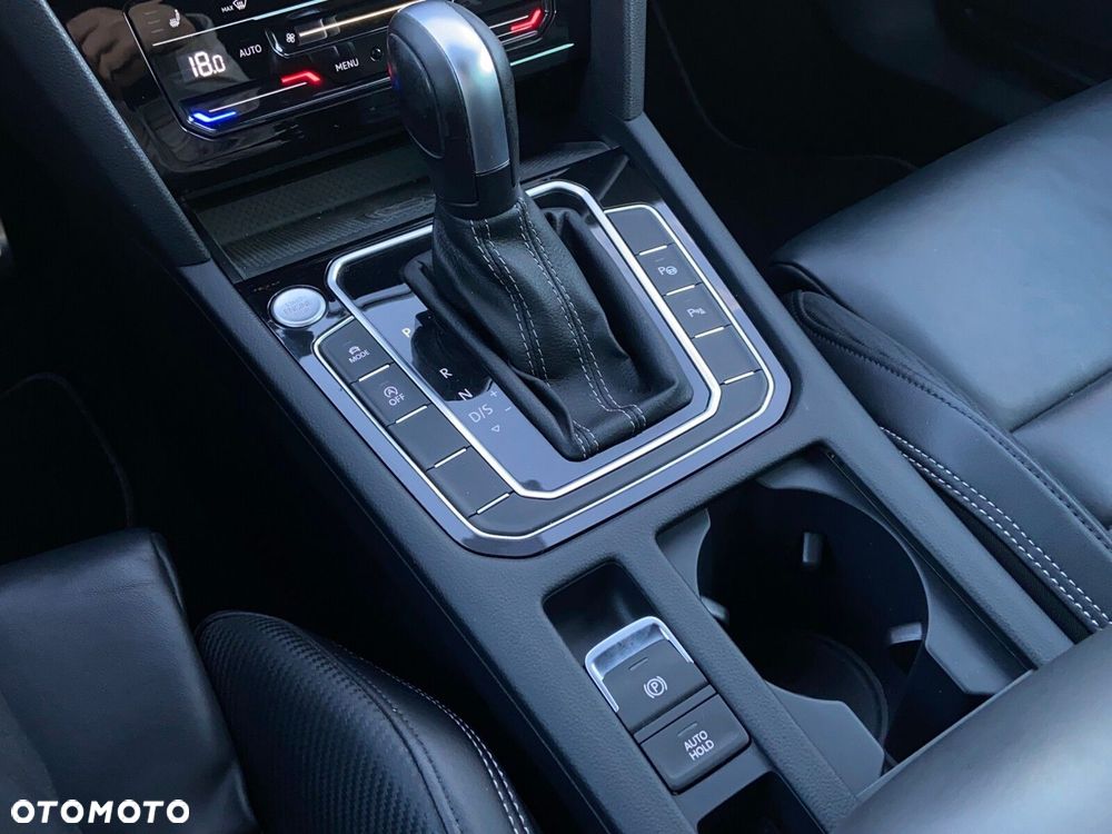 Volkswagen Passat - 17