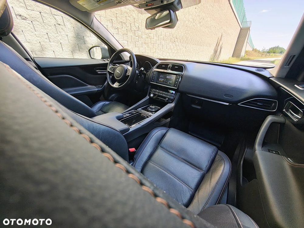 Jaguar F-Pace 2.0 i4P AWD Prestige - 9