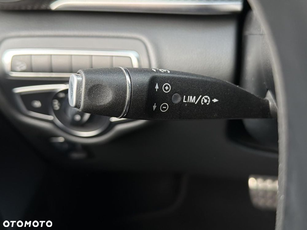 Mercedes-Benz Klasa V - 23