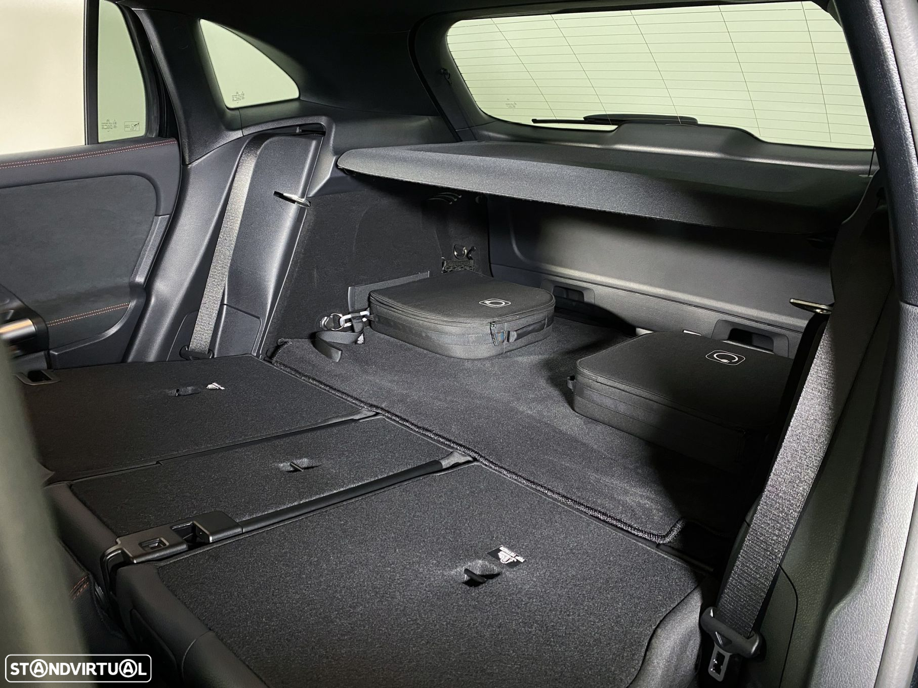 Mercedes-Benz EQA 250+ AMG Line - 22