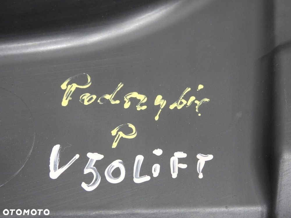 OSŁONA PODSZYBIA PRAWA VOLVO V50 LIFT - 7