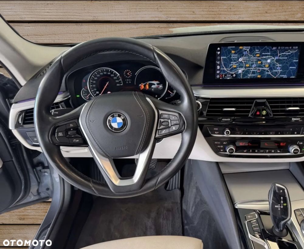 BMW Seria 5 520d Luxury Line - 12