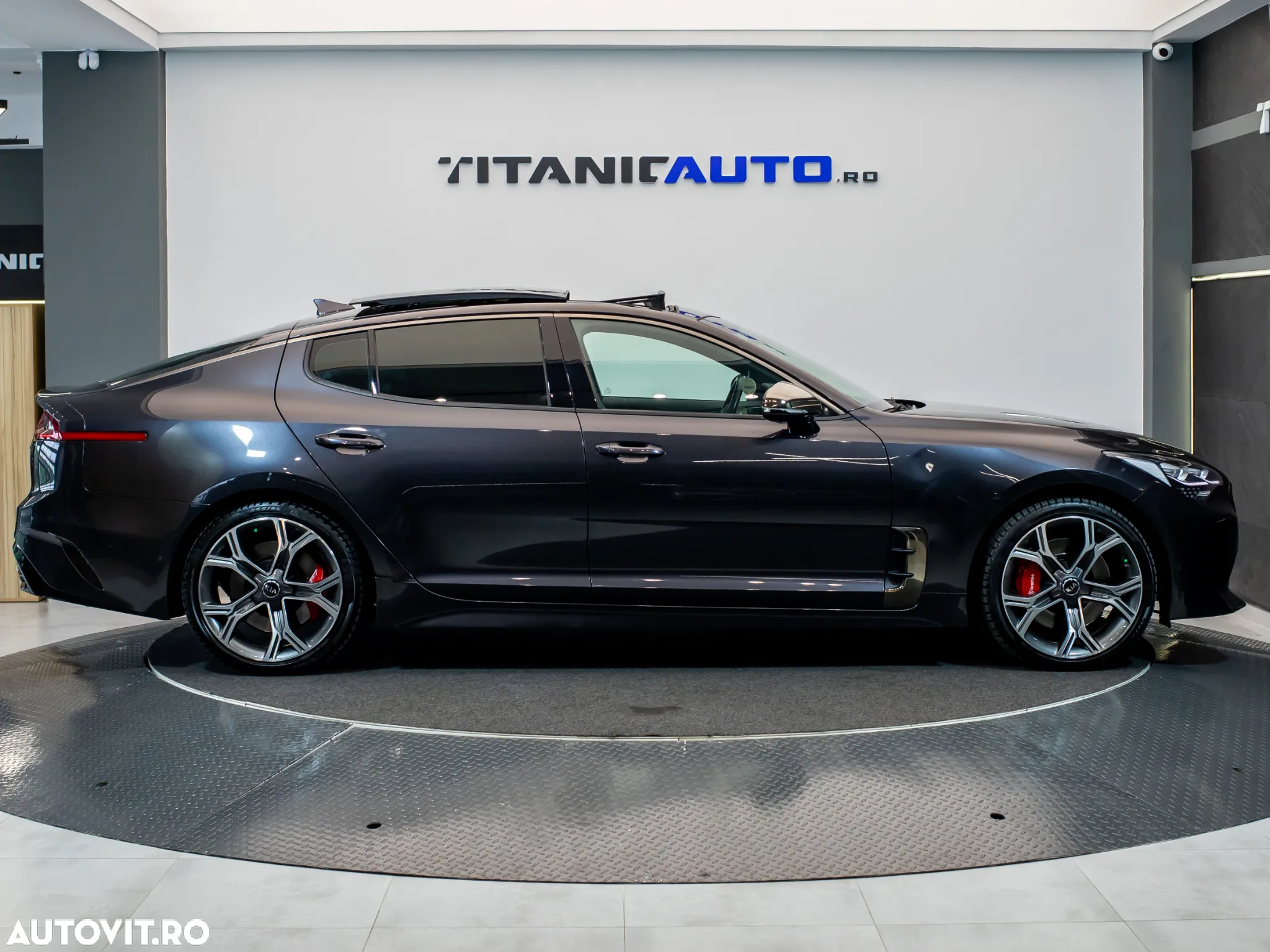 Kia Stinger 3.3 T-GDI AWD GT - 10