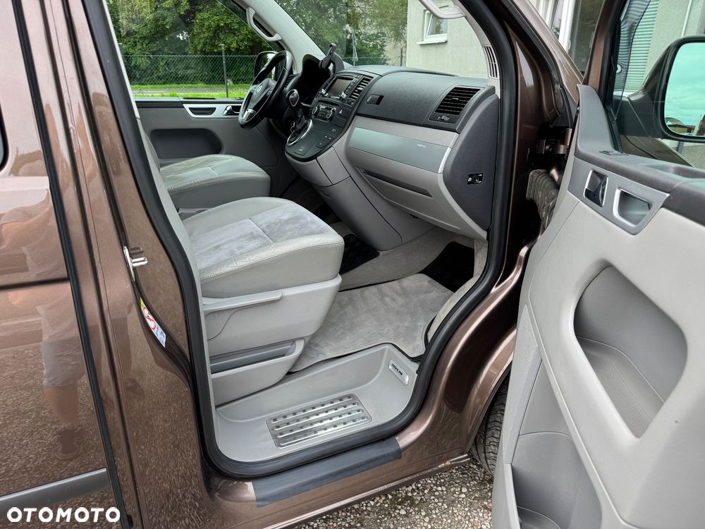 Volkswagen Multivan - 10