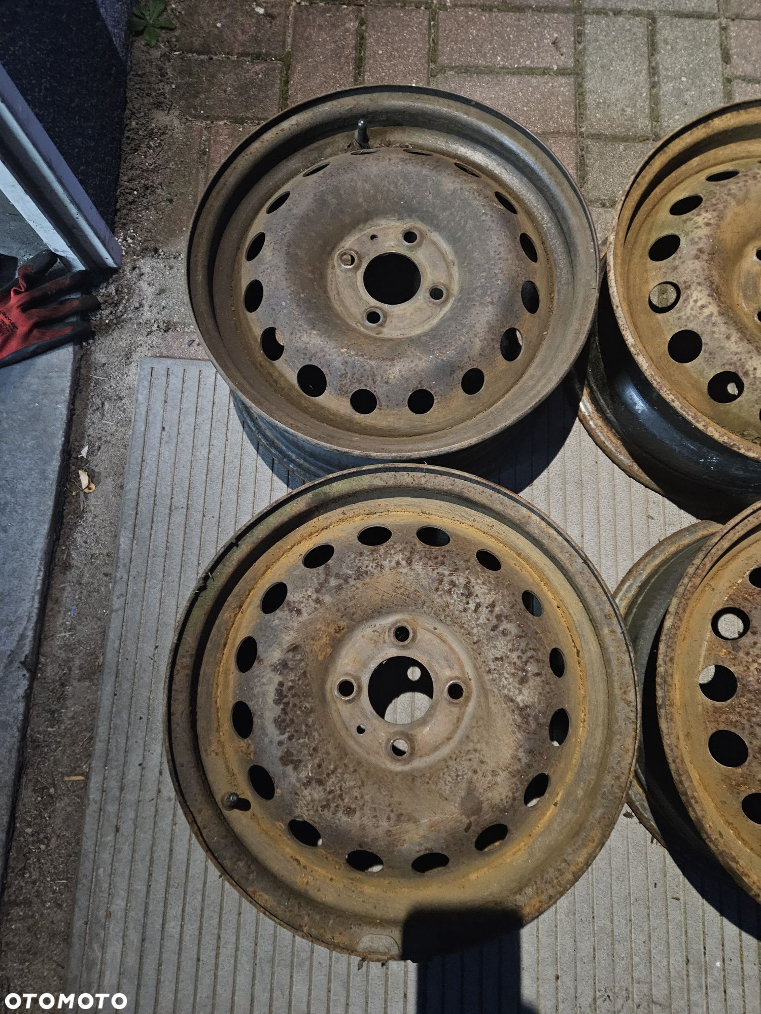 Felgi do Renault 4x100 , 6Jx15H2 - 2