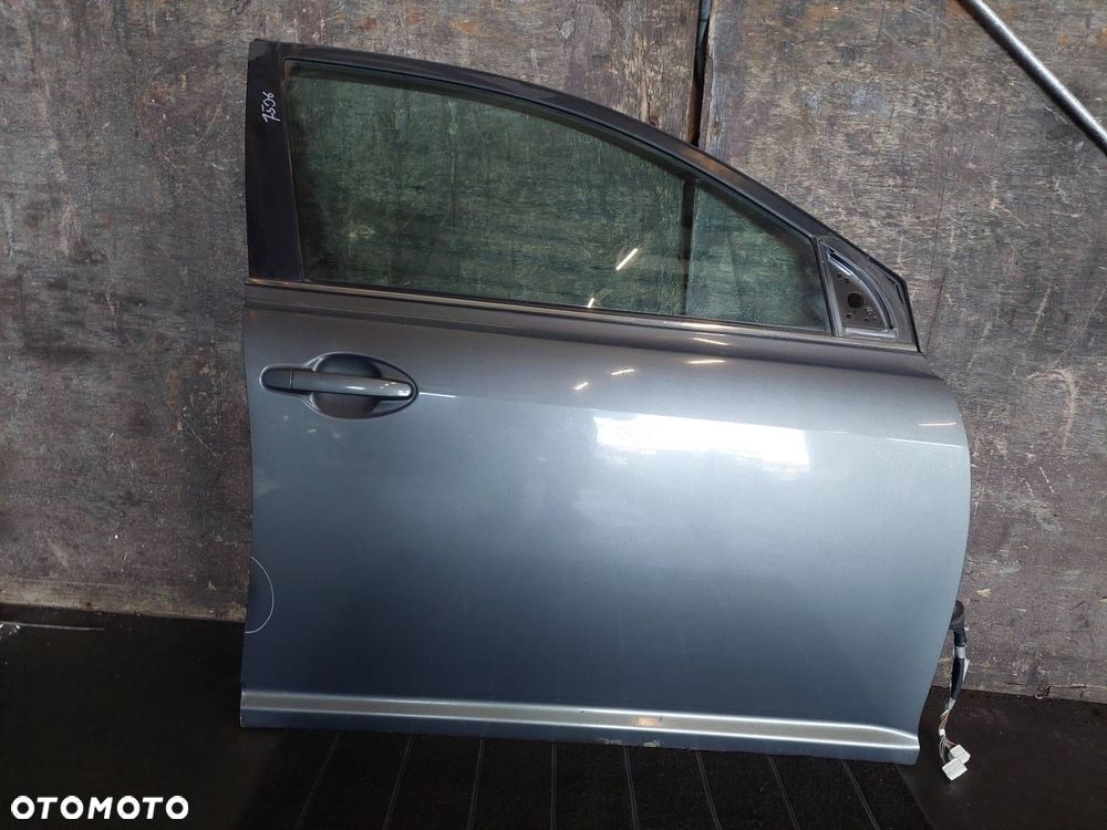 DRZWI KOMPLETNE PRAWY PRZÓD TOYOTA AVENSIS T25 1E5 ID: 236968 - 1