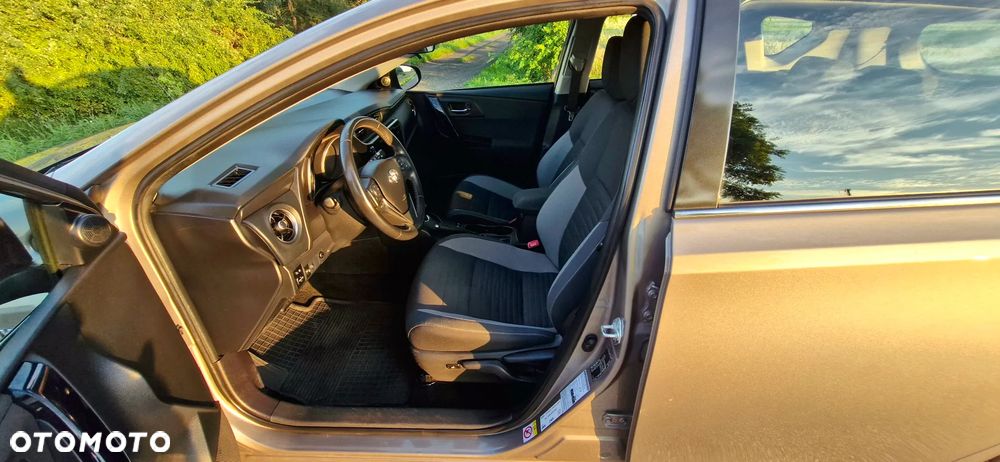 Toyota Auris - 11