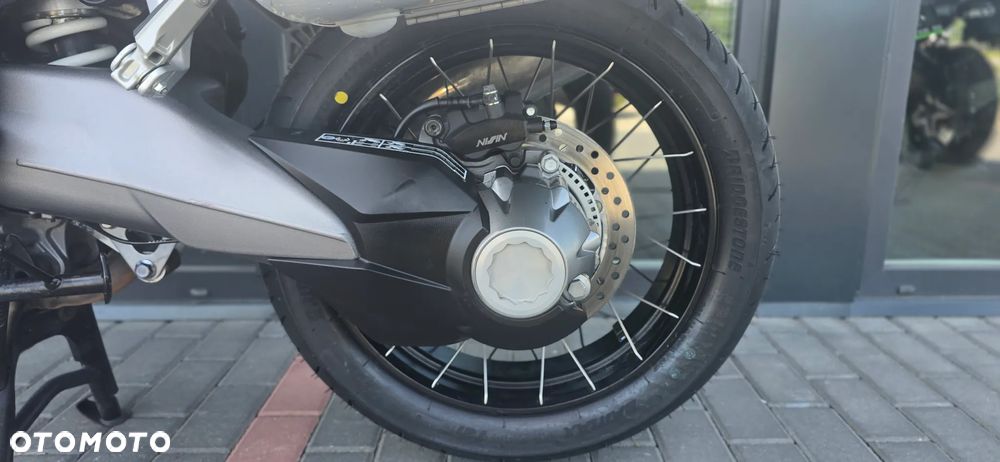 Honda VFR - 35