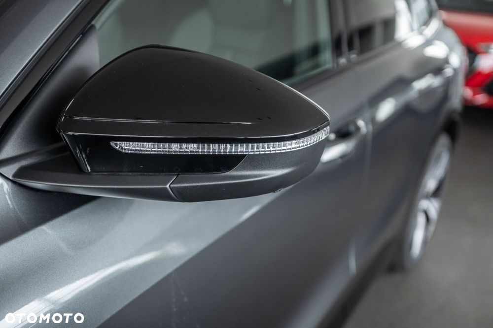 Audi Q5 Sportback - 8