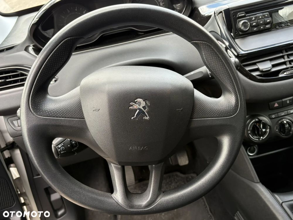 Peugeot 208 - 11