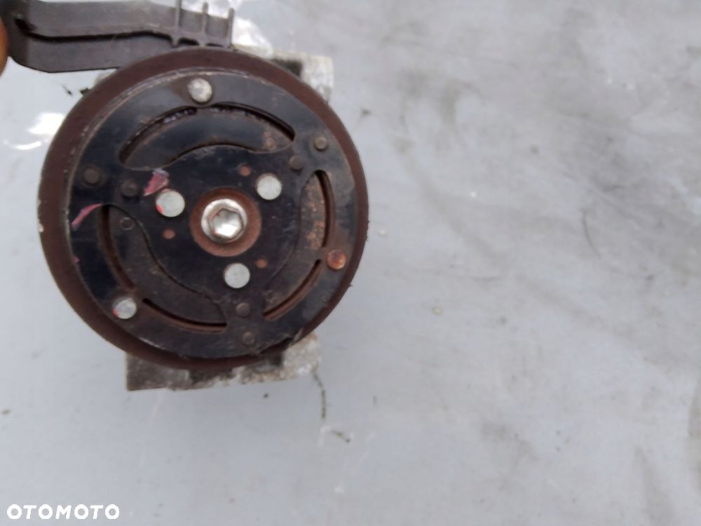 kompresor klimatyzacji ford ka mk2 1.2 51747318 - 2