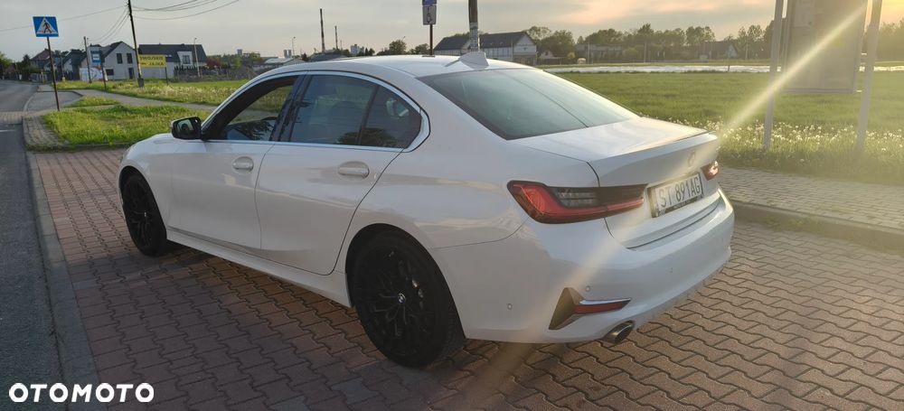 BMW Seria 3 330i - 4