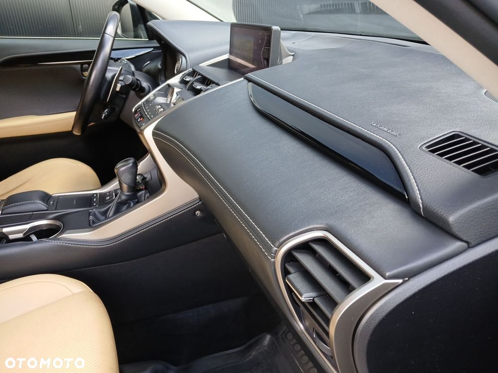 Lexus NX 300 GPF Elegance AWD - 25