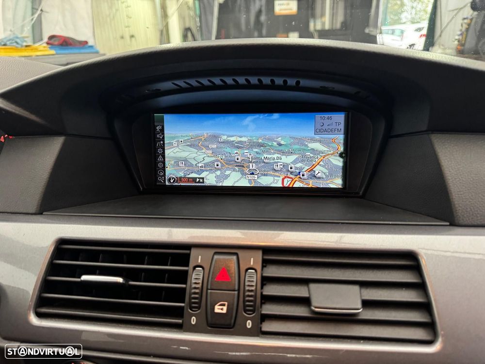 BMW 520 d Touring Executive - 14