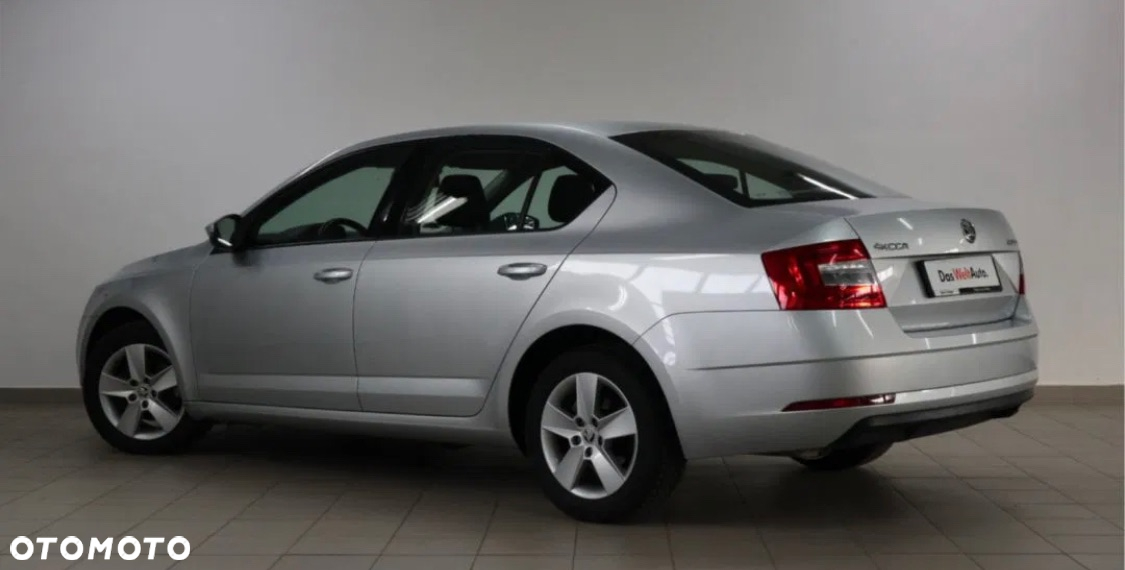 Skoda Octavia 2.0 TDI Ambition DSG - 2