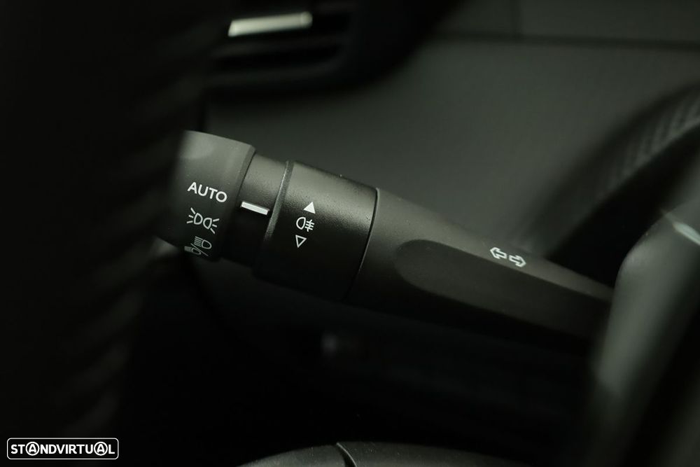 Peugeot 208 1.2 Hybrid Allure e-DCS6 - 17