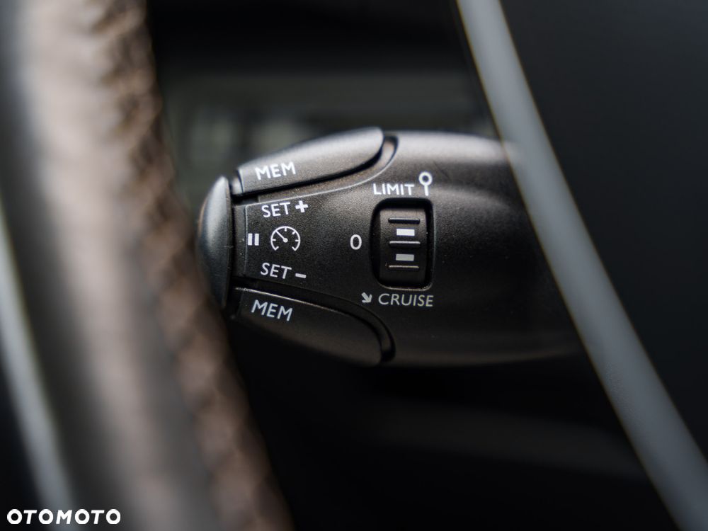 Peugeot 3008 1.5 BlueHDi Allure S&S - 23