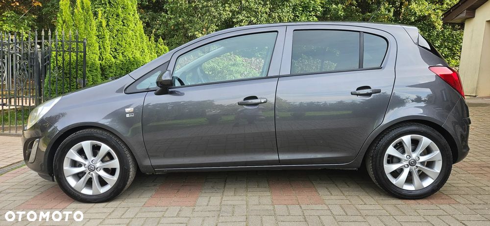 Opel Corsa 1.4 16V 150 Jahre - 3
