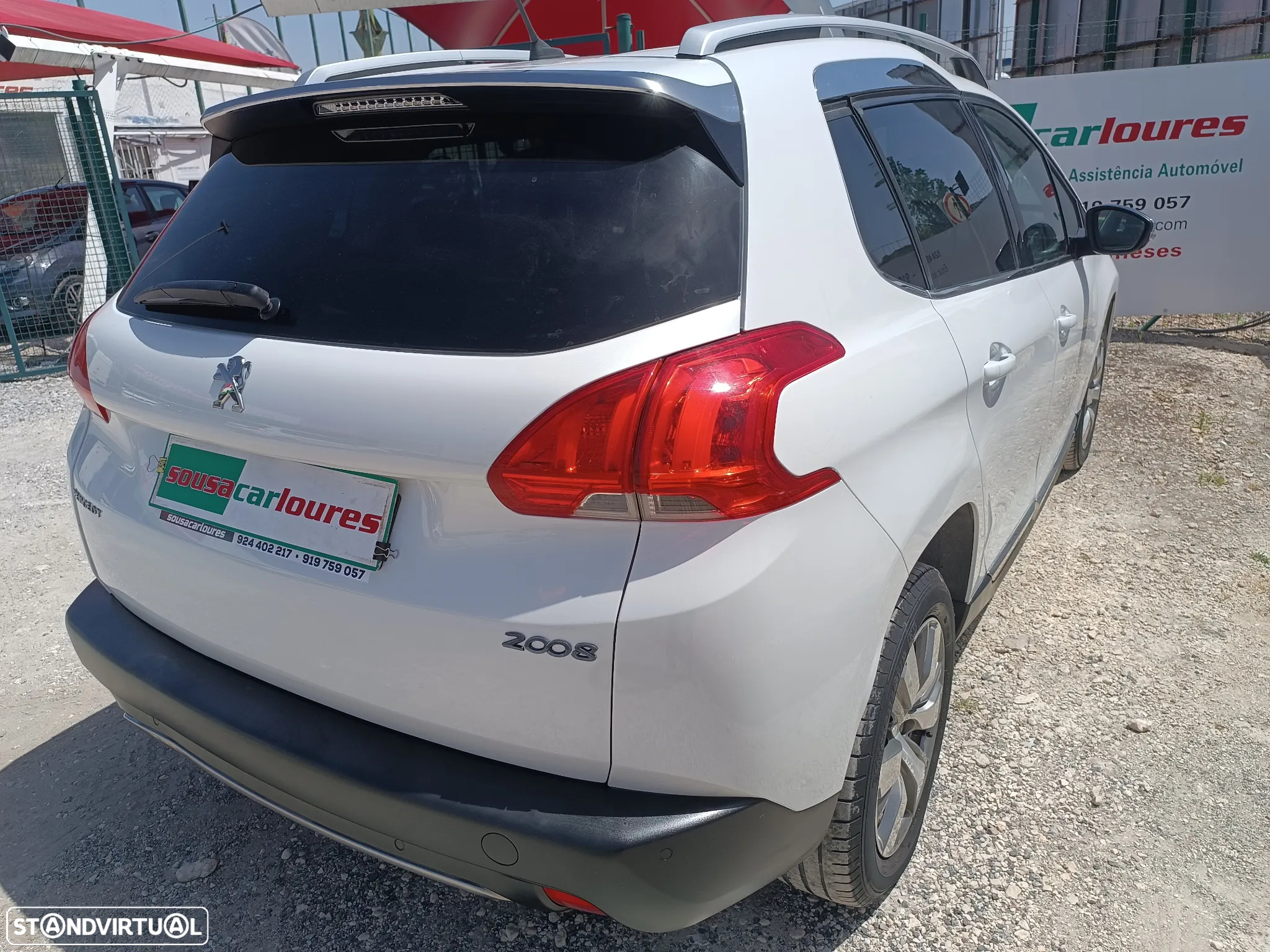 Peugeot 2008 - 8