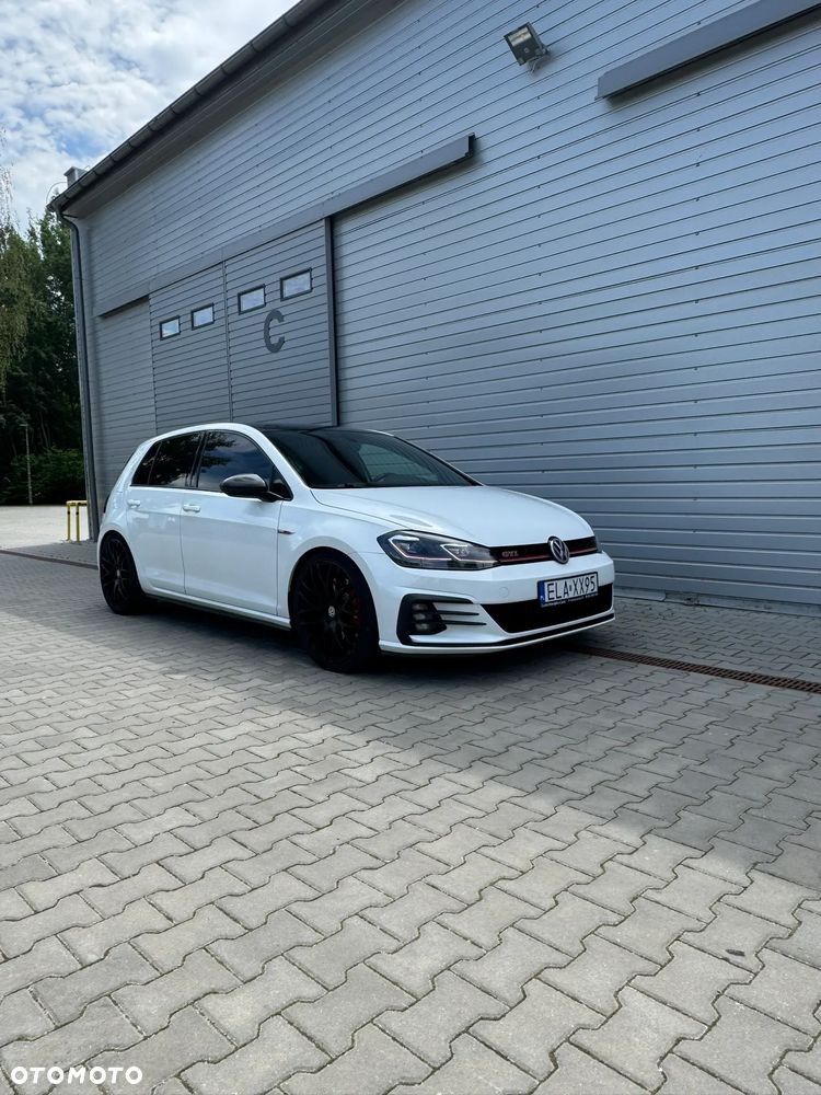 Volkswagen Golf - 10