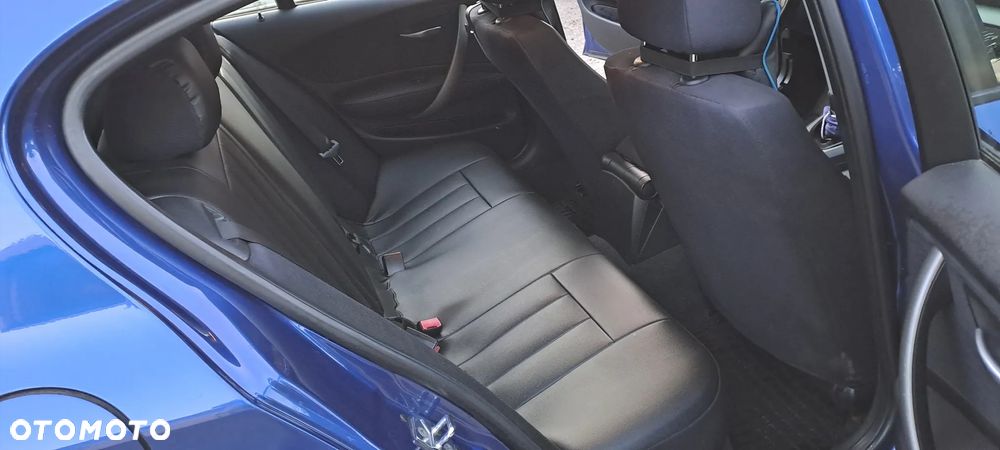 BMW Seria 1 116i - 11