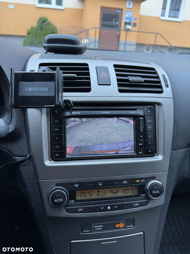 Toyota Avensis 1.8 Sol - 14