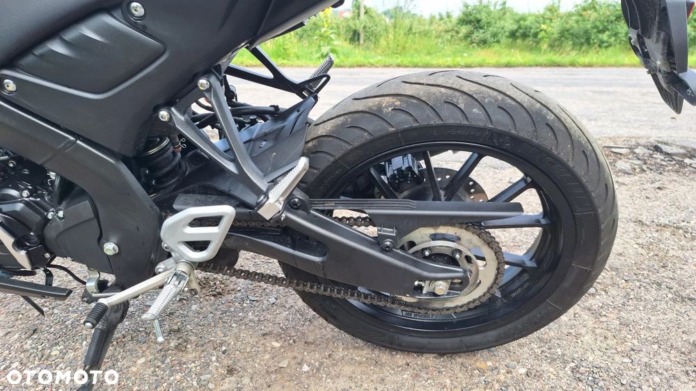 Yamaha MT - 22