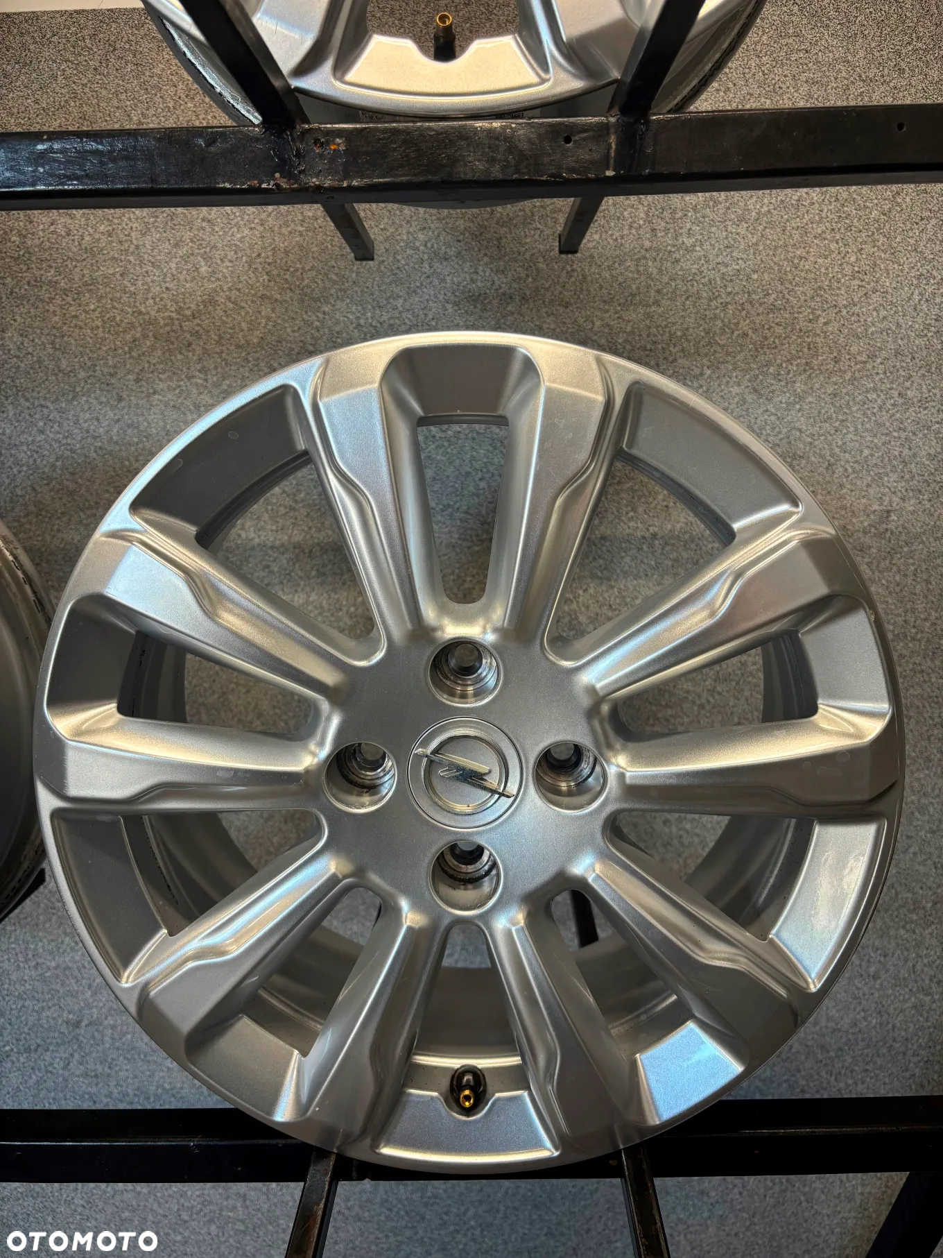 4 FELGI ALU. OPEL MOKKA B, CORSA F, PEUGEOT 208,C3,DS3 16'' 6,5J ET32 GM: OP00126 K4, 9835097280 - 11