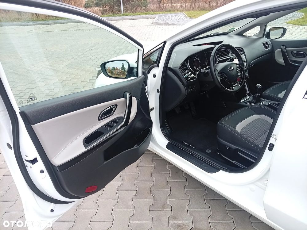 Kia Ceed - 24