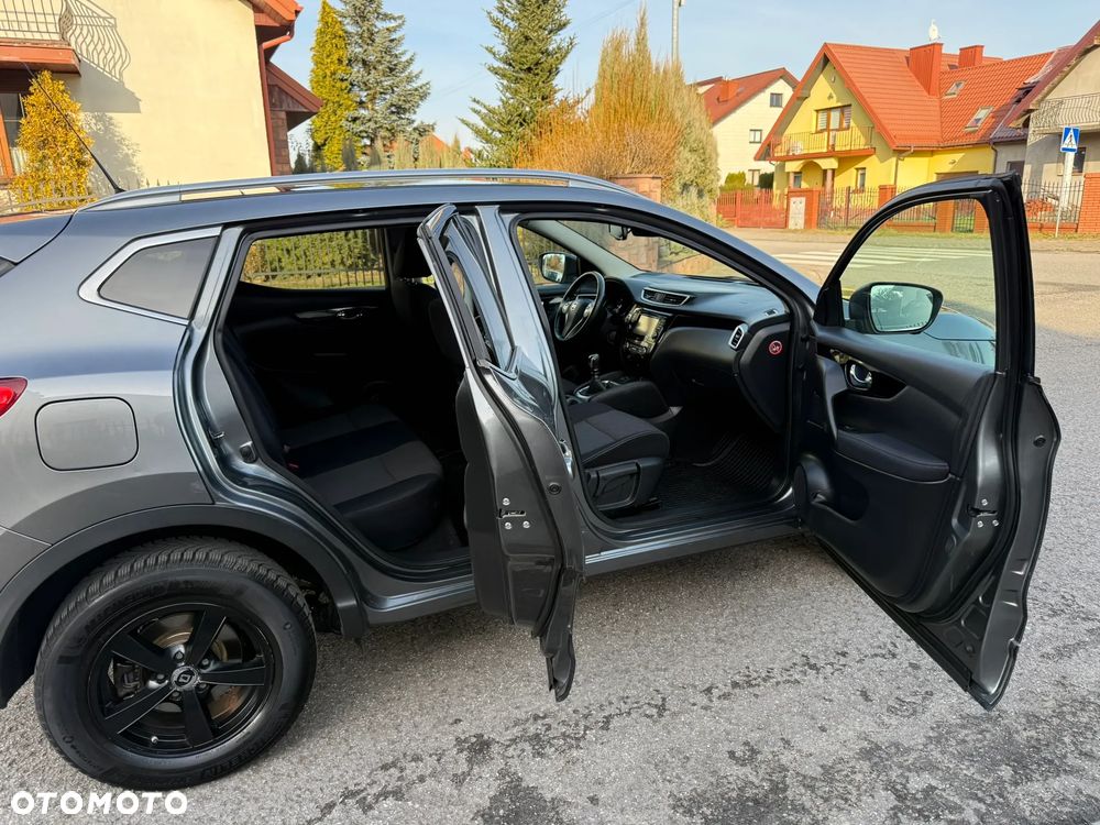 Nissan Qashqai 1.5 dCi TEKNA - 33