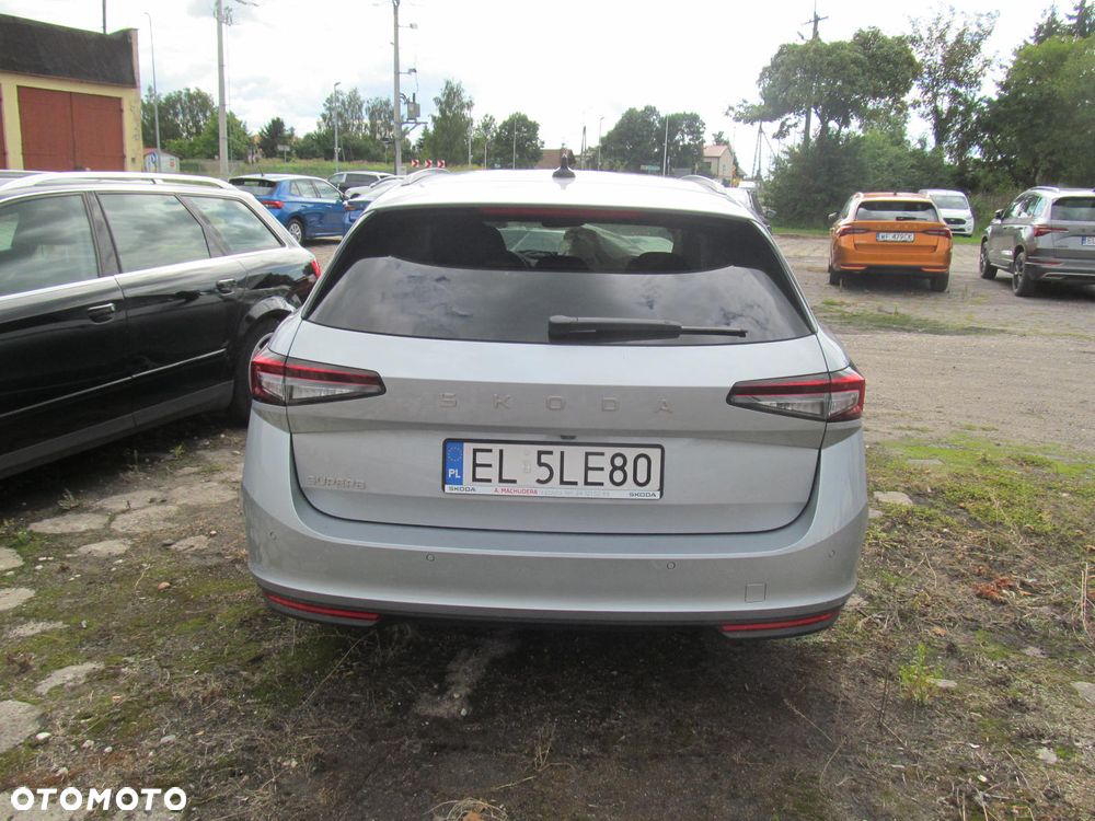 Skoda Superb 2.0 TDI SCR Essence DSG - 2