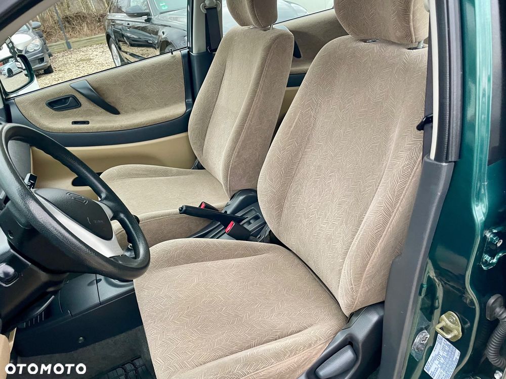 Suzuki Liana Kombi 1.3 Club - 28