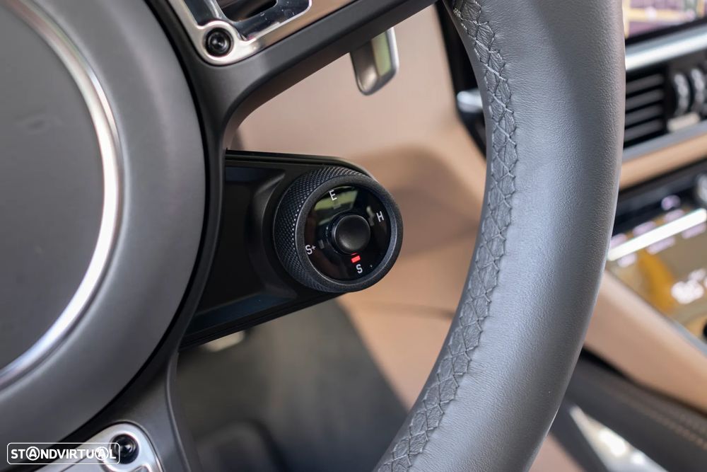 Porsche Cayenne Turbo S E-Hybrid — fotografia 19