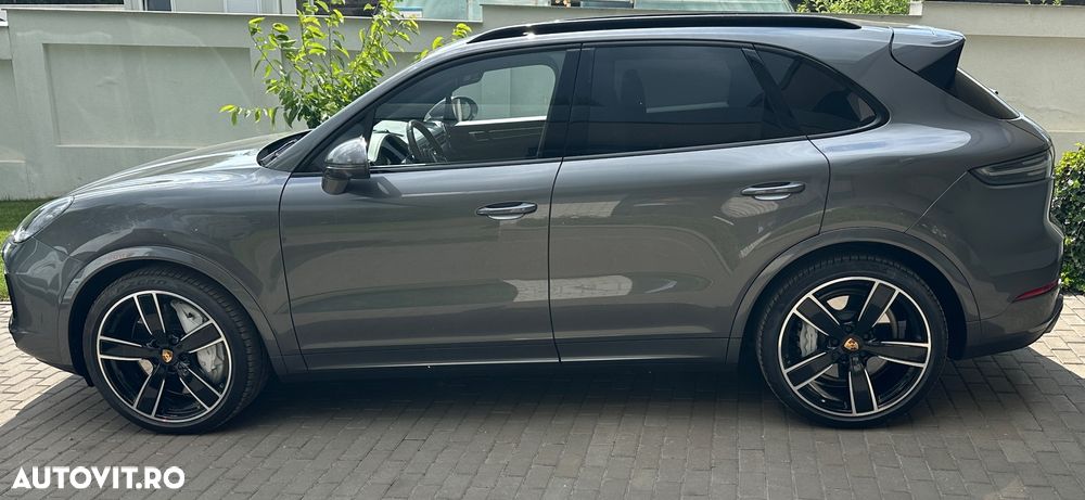 Porsche Cayenne Turbo - 4