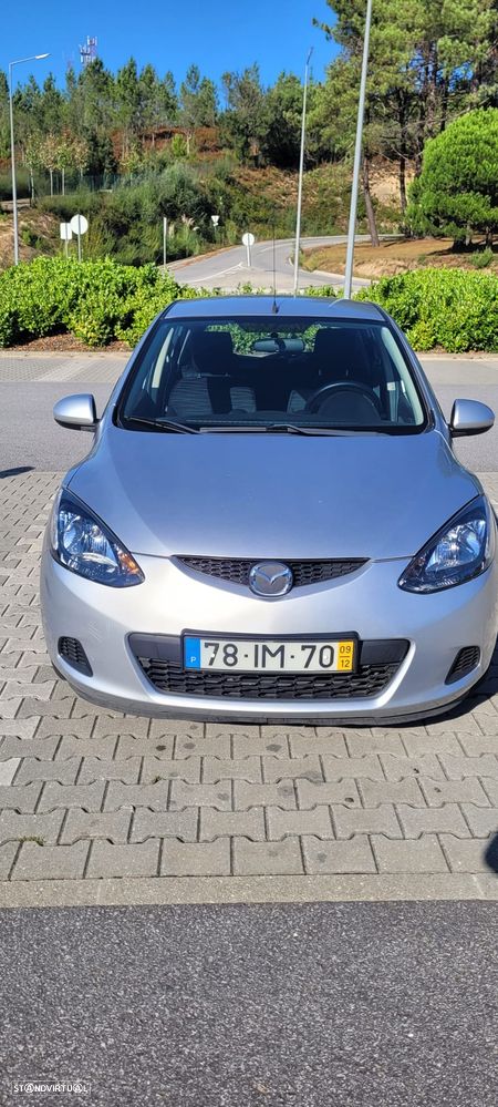 Mazda 2 2009 photo 2