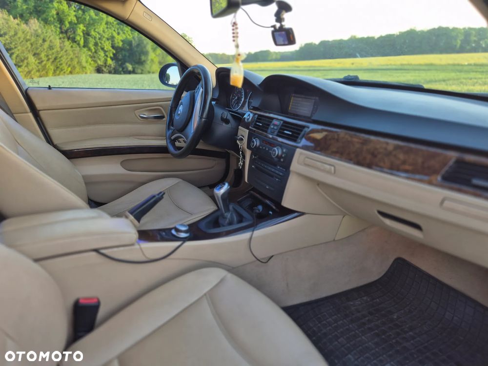 BMW Seria 3 320d - 16