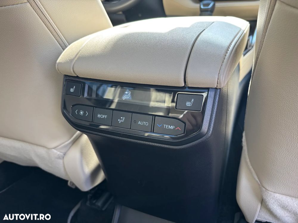 Toyota Highlander 2.5 L Dynamic Force 248CP Luxury Metallic - 12